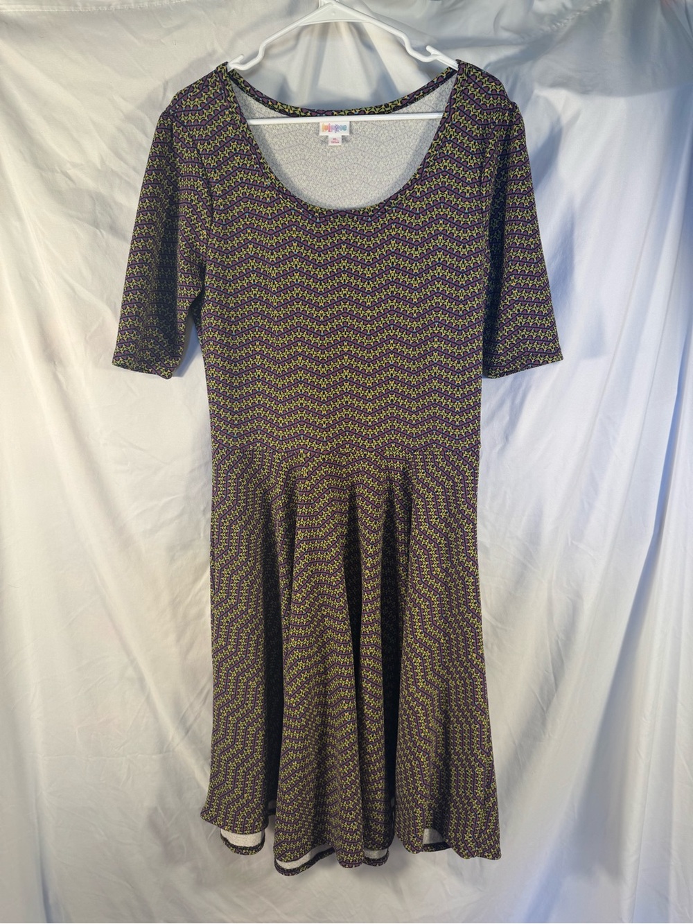 LuLaRoe XL Nicole Dress Knit A-Line Skater Chevron Geometric Pattern